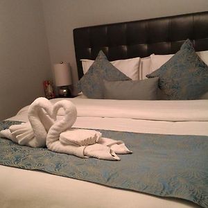 Deluxe Double Room Bath